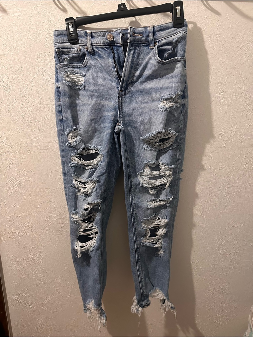 American Eagle Outfitters Light Blue Distressed Boyfriend Jeans